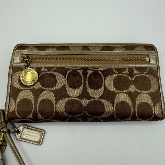 Coach Hampton Signature‎ C Logo Tote + Matching Wallet - Picture 13 of 16